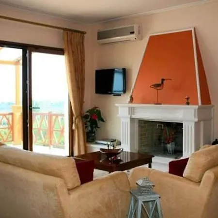 וילה Clairy Mouzákion